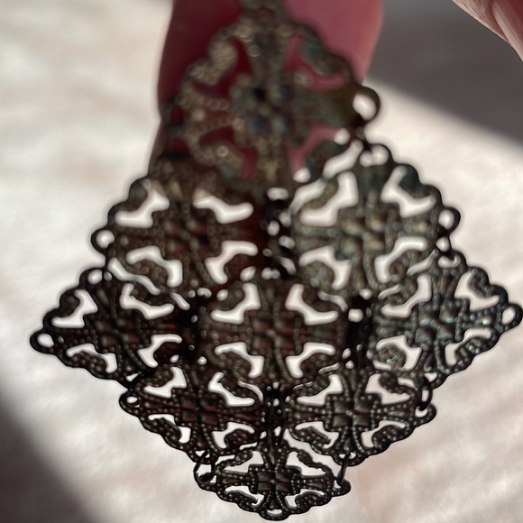 Gold Antique Look Flexible Earrings - Picture 4 of 5